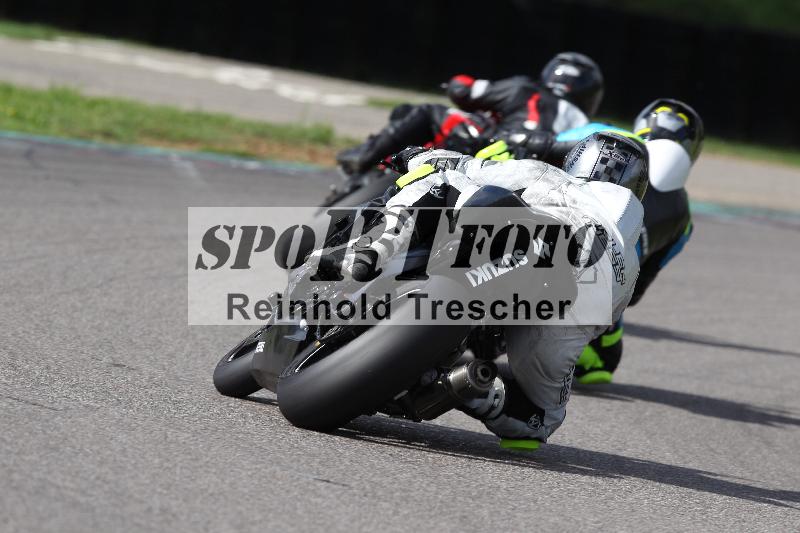 Archiv-2022/62 09.09.2022 Speer Racing ADR/Gruppe gelb/backside